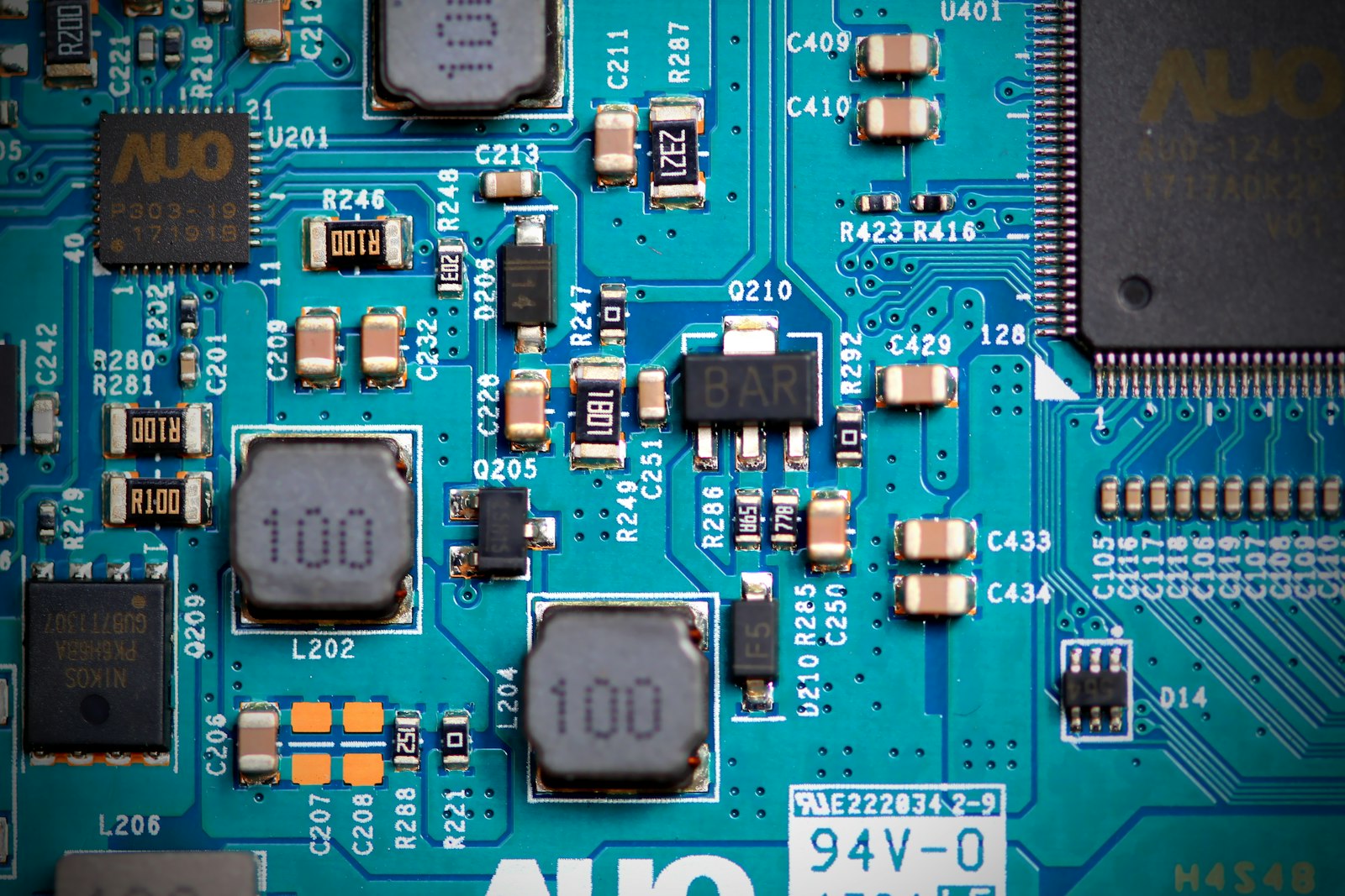 Placa de circuito eletrônico em tom retrô