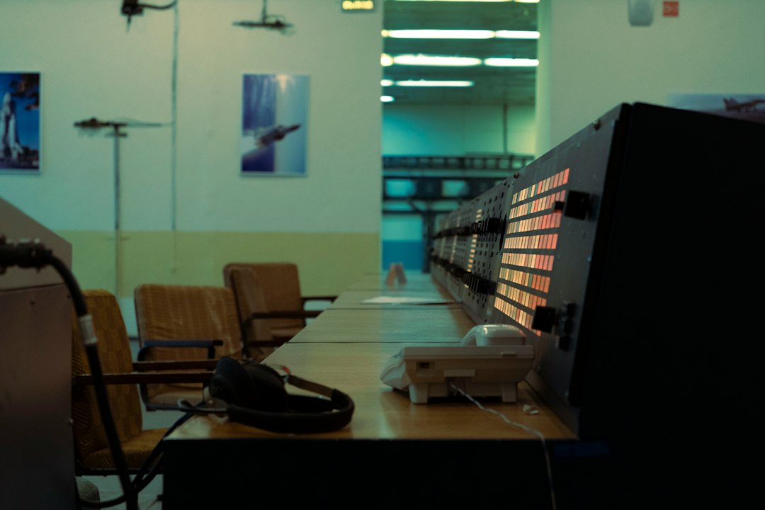 Sala de computadores de grande porte (mainframe) de décadas passadas