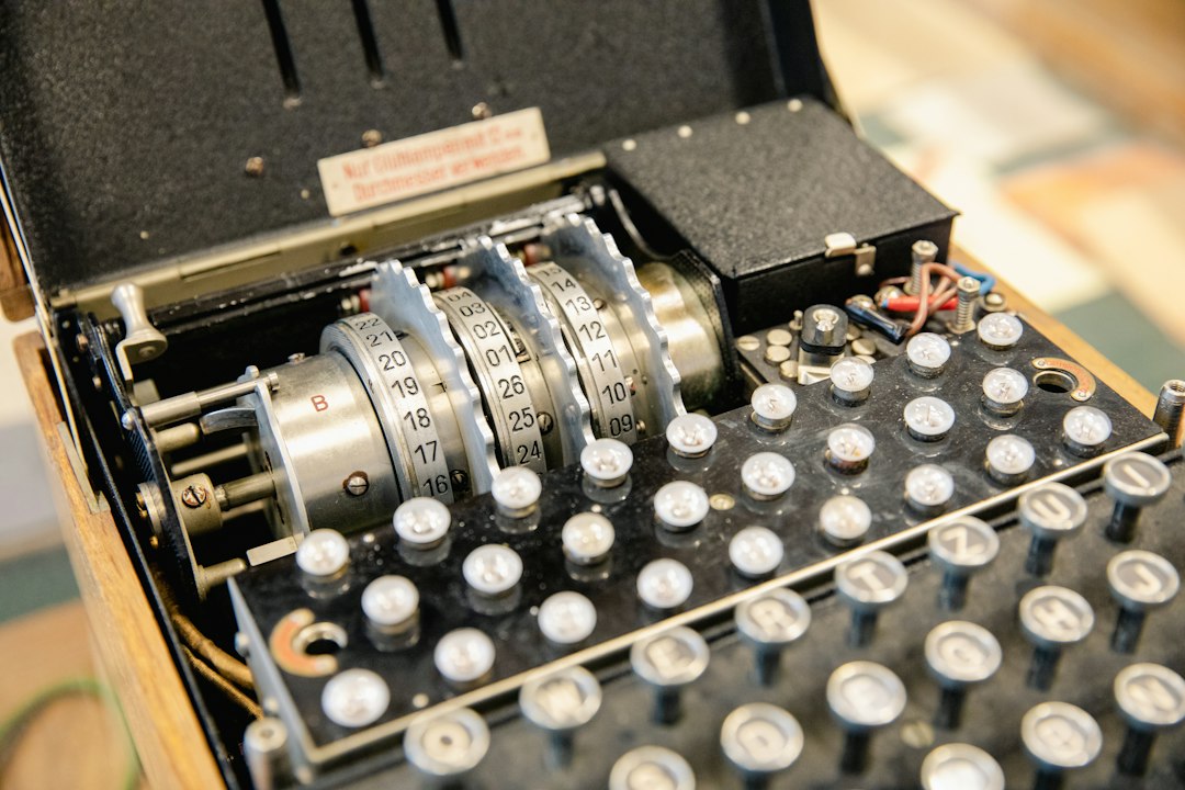 Máquina Enigma, usada para cifrar mensagens na Segunda Guerra